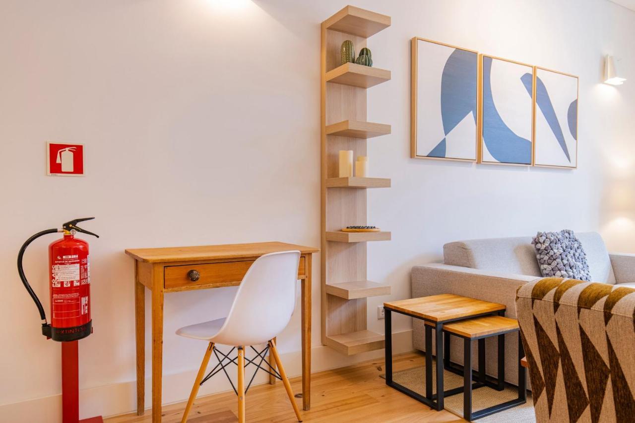 Modern Rustic Flat In Santos By Lovelystay Lisbon Exterior photo