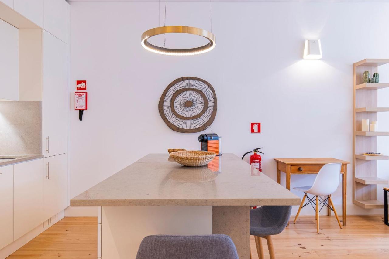 Modern Rustic Flat In Santos By Lovelystay Lisbon Exterior photo